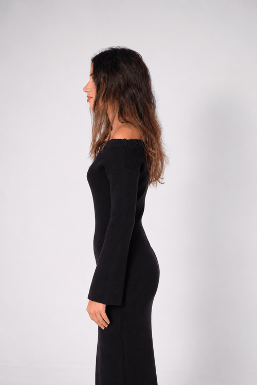 Serenity's Knitted Off-Shoulder dress - Noir